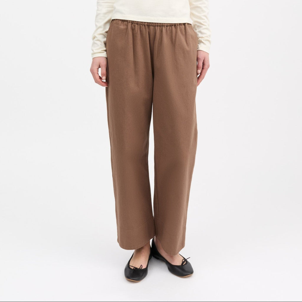 skall studio cotton jasmine pull on trousers pants cardamom light brown