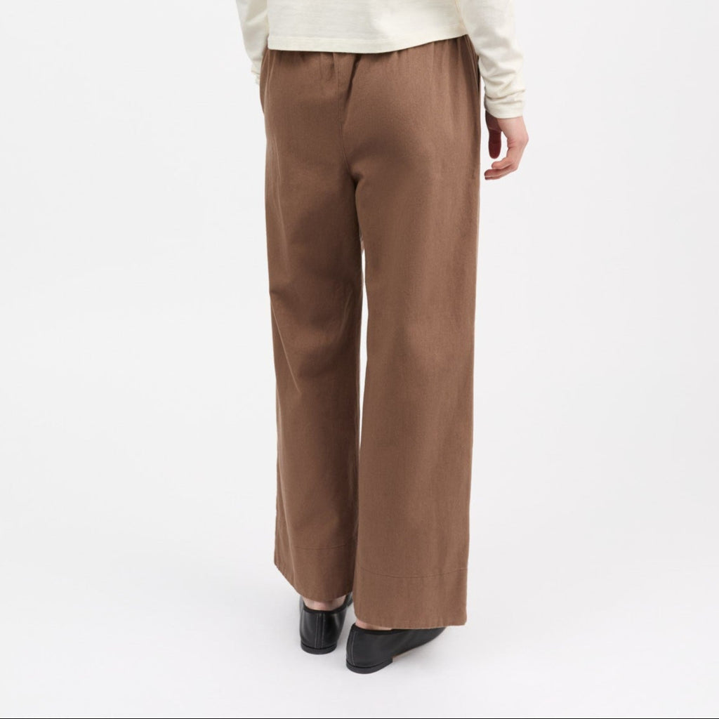 skall studio cotton jasmine pull on trousers pants cardamom light brown
