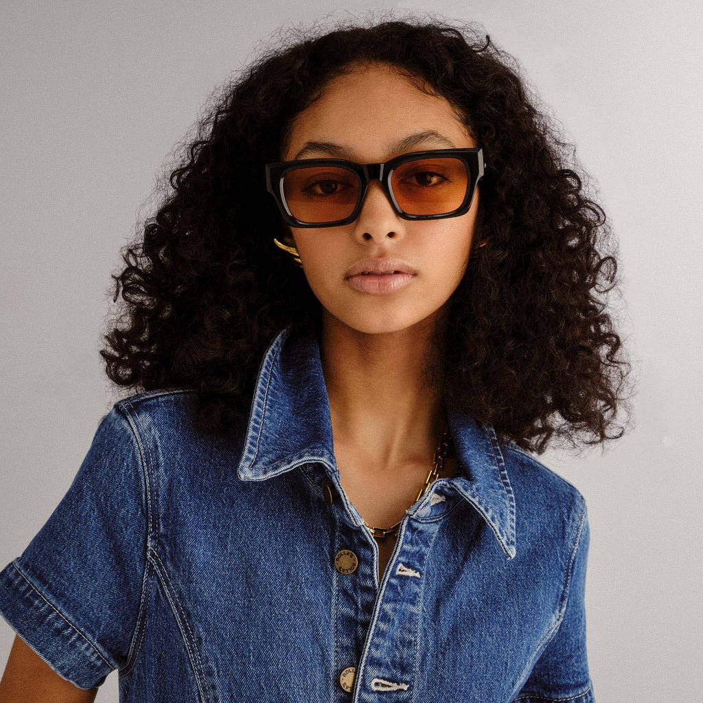 le specs unisex rectangle frame shmood sunglasses black with amber tint 